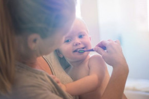 Čištění zubů u dětí: pomozte mu a učte ho
